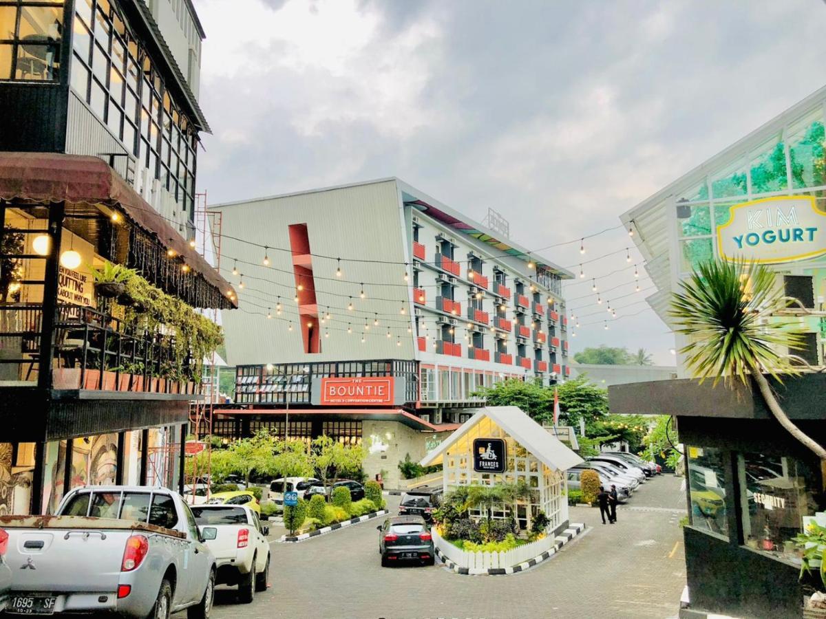 เดอะ บุนตี โฮเทล แอนด์ คอนเวนชั่น เซ็นเตอร์ ซูกาภูมี Hotel ซูกาบูมี ภายนอก รูปภาพ